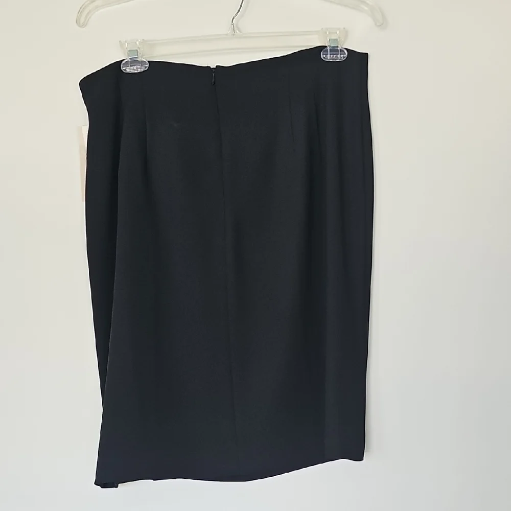 Evan Picone Classic Black Suit Jacket - Picture 11 of 16